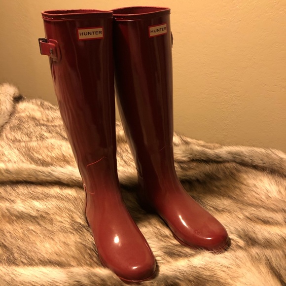 Hunter Shoes - Size 8 gloss tall burgundy/plum color hunter boots